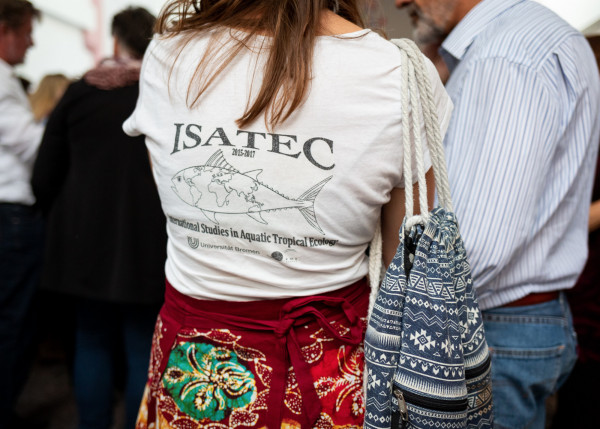 190930 255 190930 255