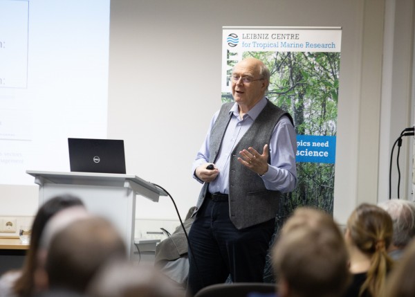 BEST Elliott 38 BEST Elliott 38