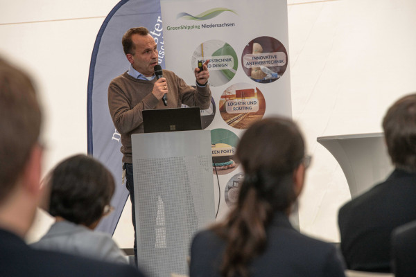 mcn 3 08 juergenfries web mcn 3 08 juergenfries web