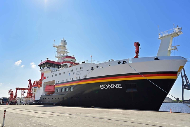 Large ship n the harbour with sunny weather